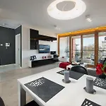 Aura Old Town شقة غدانسك