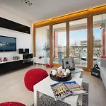 Aura Old Town شقة