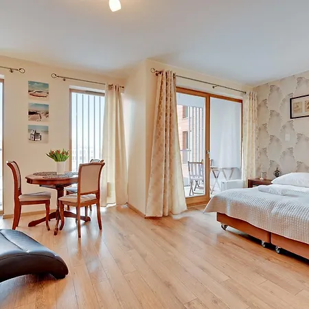 Aura Old Town Apartman *